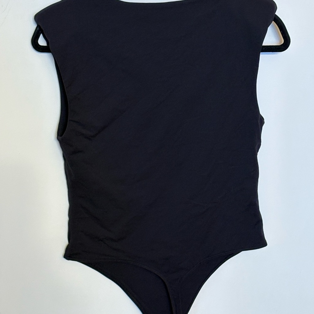 Babaton Midnight Black Contour Shoulder Pad Bodysuit Size L - Picture 6 of 7